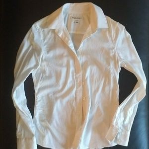 Banana Republic Non-iron Button Up Fitted Shirt